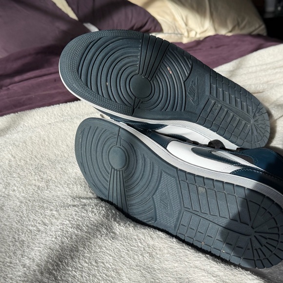 Jordan 1 Mids - Armory Navy - Picture 2 of 8